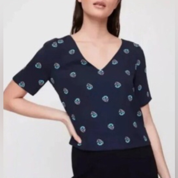 NWOT Aritzia Babaton Cropped Short Sleeve Randy Blouse Light Patterned - Picture 7 of 9